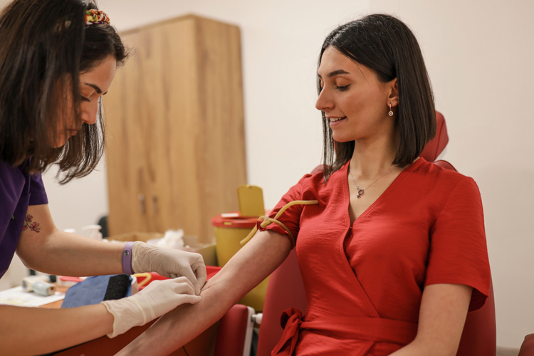 El Hospital Infanta Sofía pide colaboración ciudadana ante la escasez de donaciones de sangre