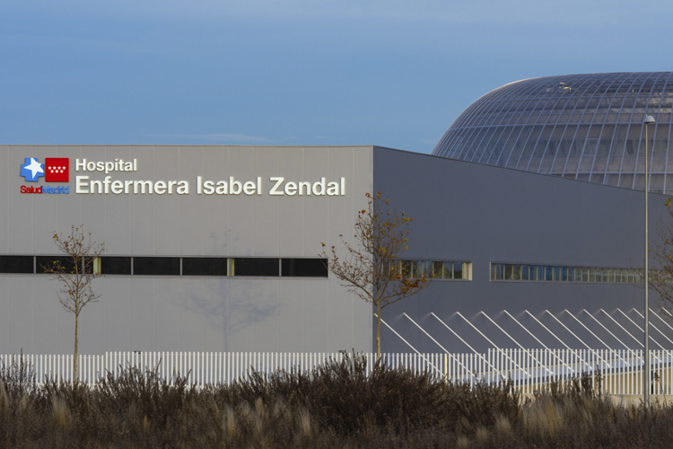 La Comunidad de Madrid habilita desde hoy el Hospital Público Enfermera Isabel Zendal para vacunar a adultos contra la gripe sin cita previa