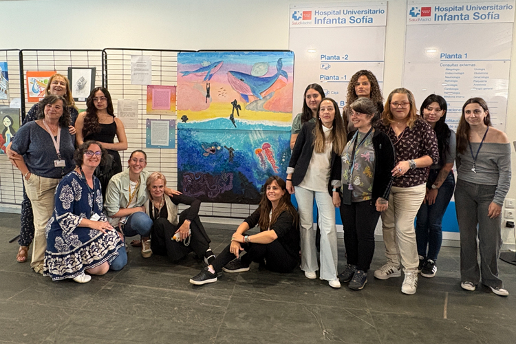 El Hospital Infanta Sofía muestra en una exposición de arte los trabajos realizados por los pacientes de Salud Mental
