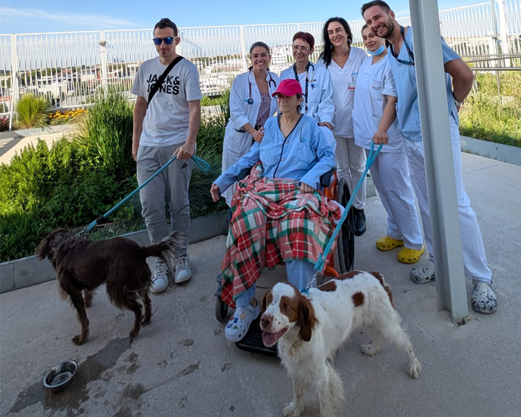 El Hospital Universitario Infanta Sofía acoge la última voluntad de una paciente de paliativos