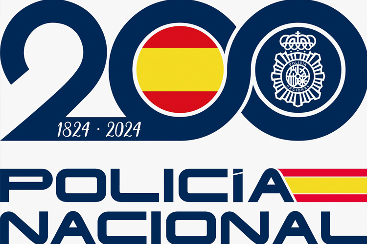 En Madrid un agente de la Policía Nacional de la Comisaría de Alcobendas y Sanse rescató a un varón que había caído a las vías de metro accidentalmente