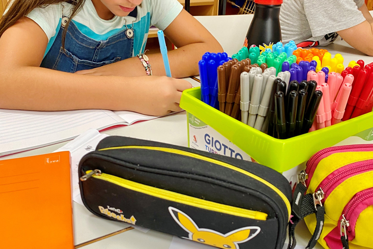 El Ayuntamiento aprueba las bases de la convocatoria de las becas escolares para el curso 2025/2026 con una inversión de 600 000 euros