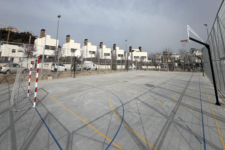 El Ayuntamiento inaugura la nueva instalación deportiva al aire libre en la urbanización Fresno Norte